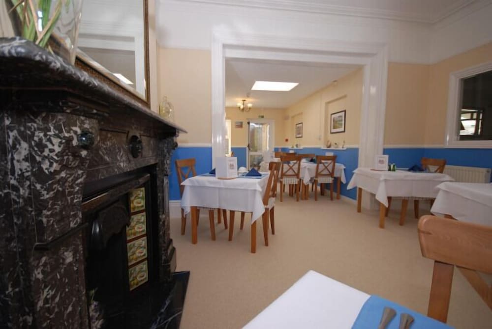 Westbury Lodge 24/30