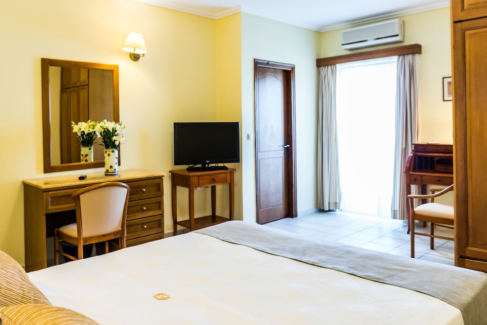 Andreolas Luxury Suites 19/72