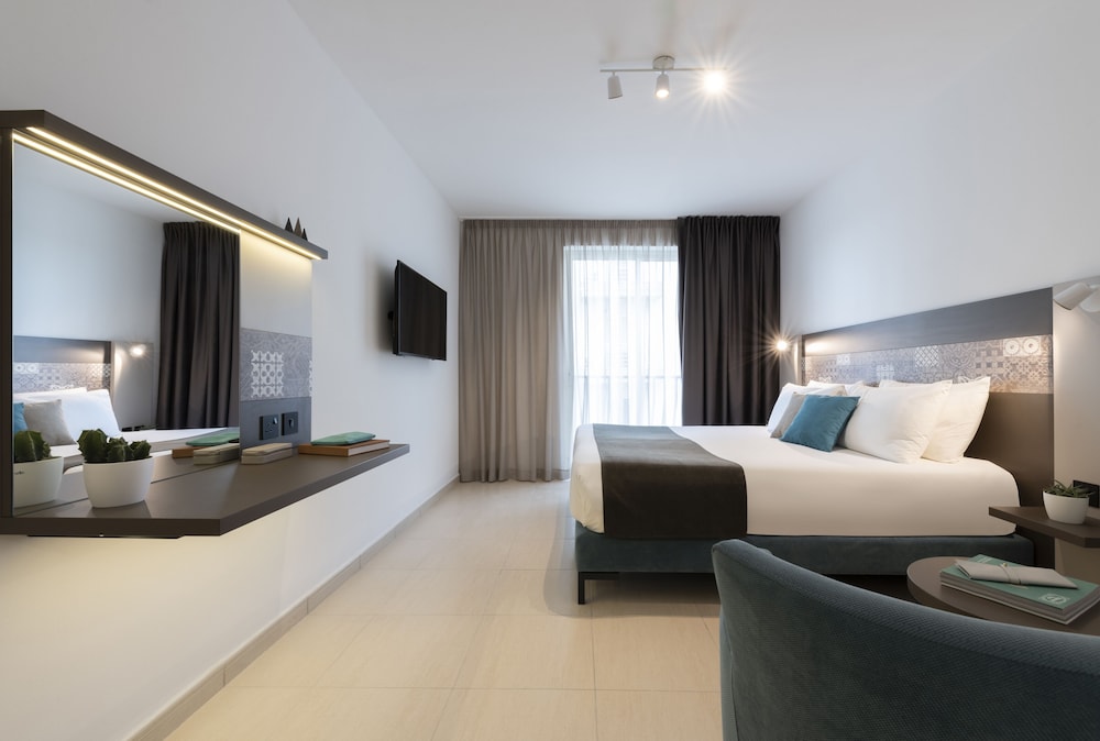 STANDARD, DOUBLE OR TWIN BED