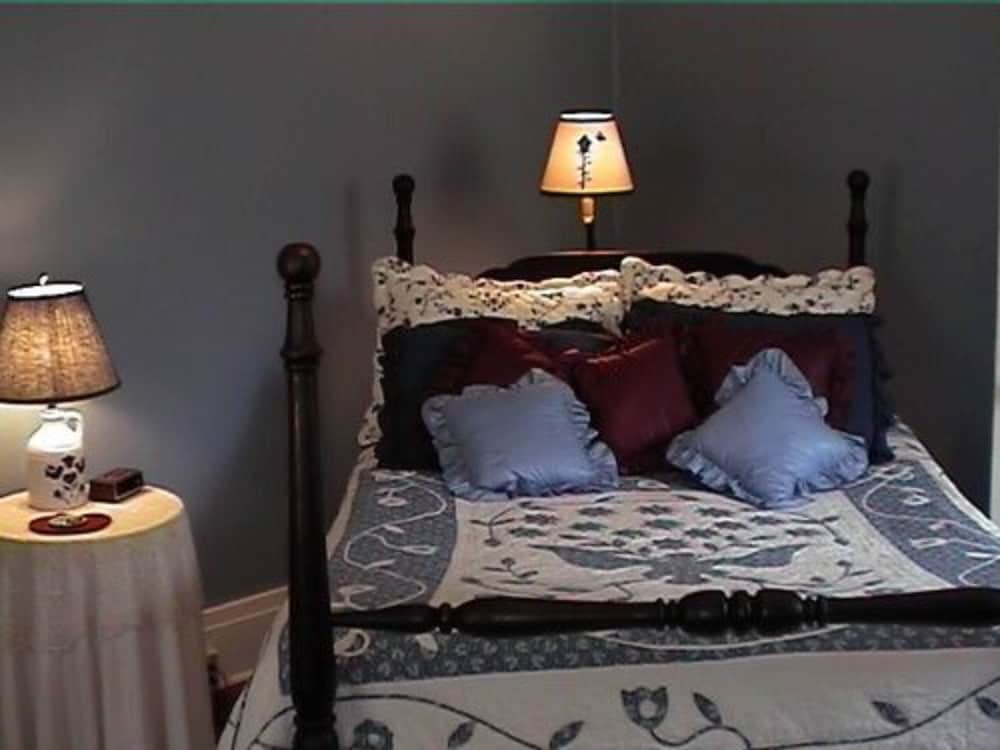 The Pines of Dresden Bed and Breakfast 16/50