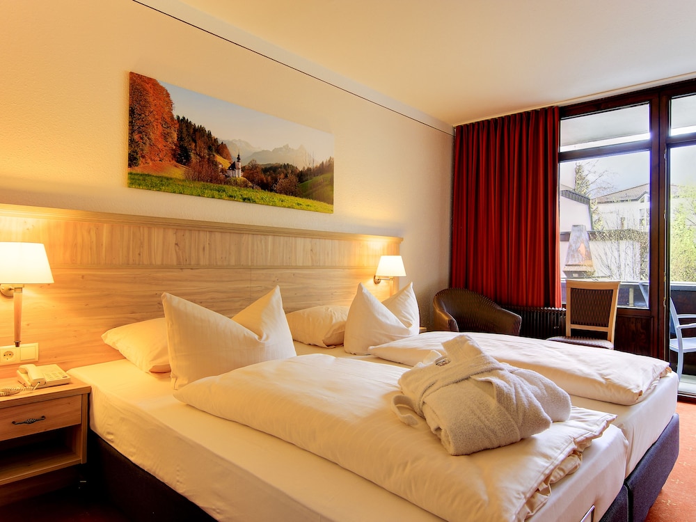 غرفة عائلية بسريرين منفصلين مع أريكة، Amber Hotel Bavaria 2/8