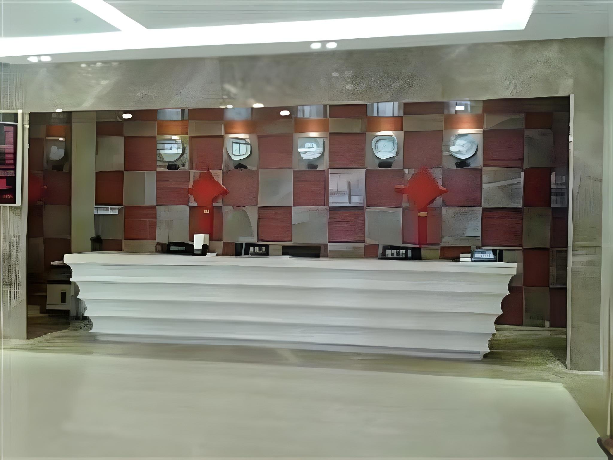 Vienna Hotel Huizhou (Huabianling Square Branch) 14/50
