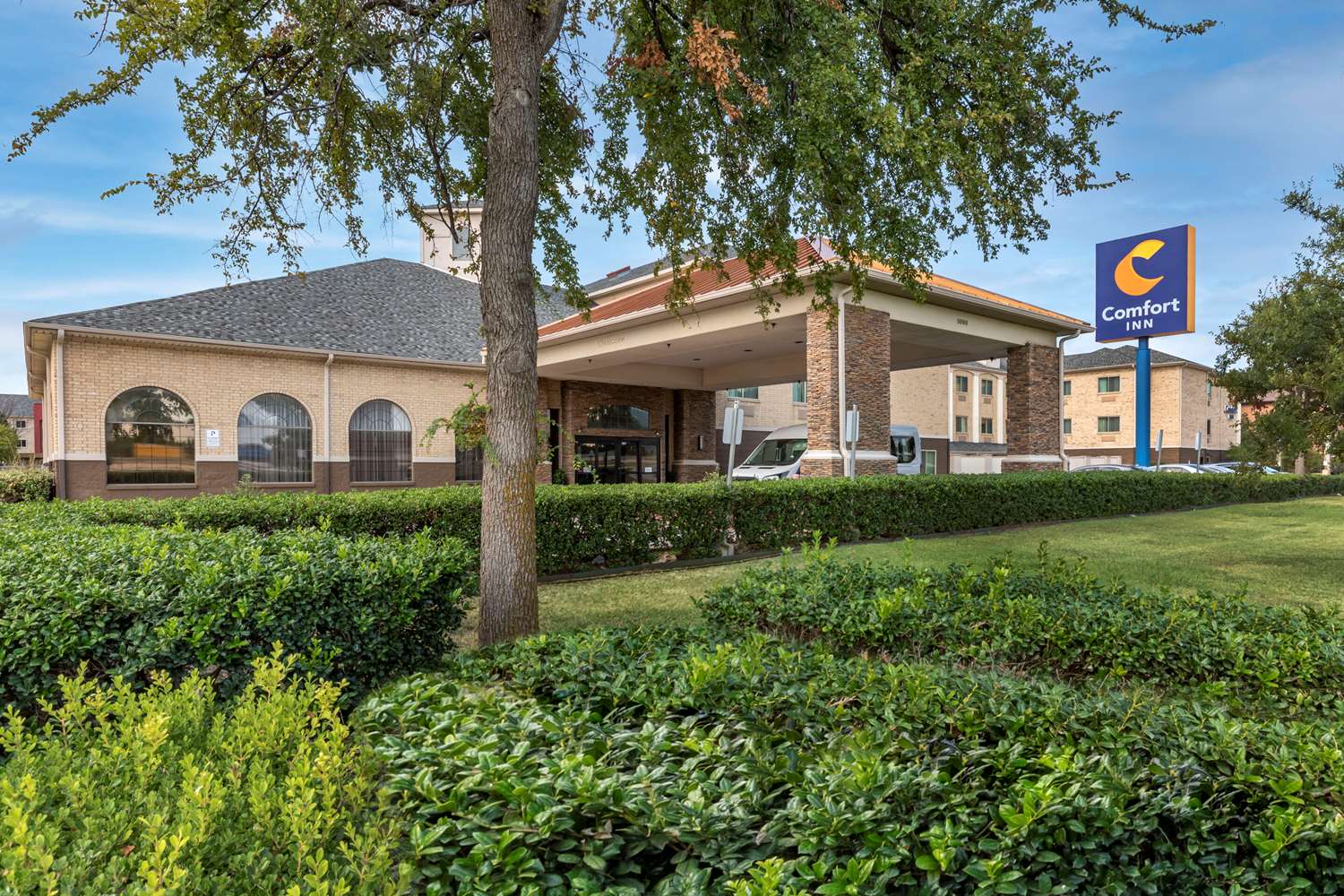 COMFORT INN DFW NORTH/IRVING 12/13