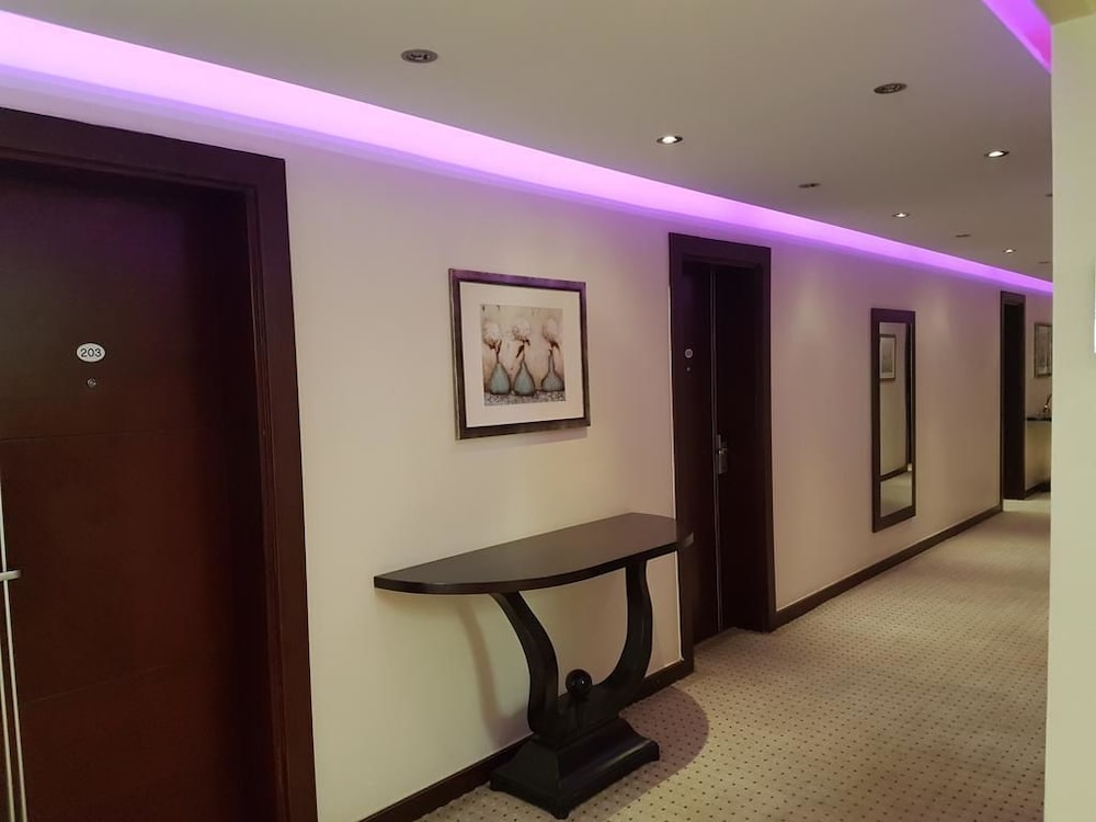 Check Inn Hotel Abuja 18/35