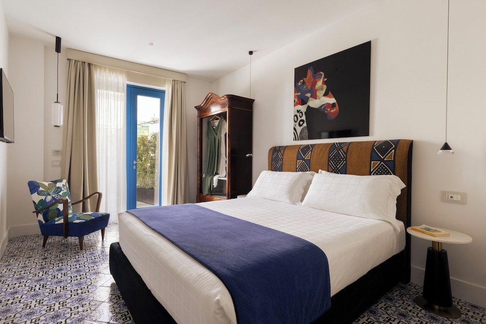 1 BEDROOM, FAMILY SUITE, GARDEN VIEW, TERRACE, MAIN BUILDING
