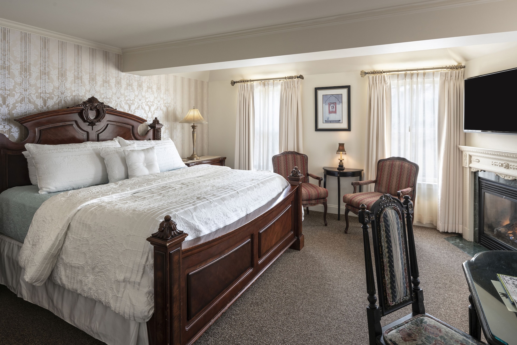 White, King Bed
