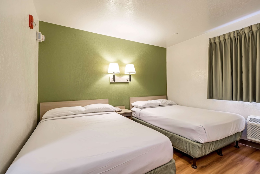 Motel6 Ogden, UT- Downtown 18/64