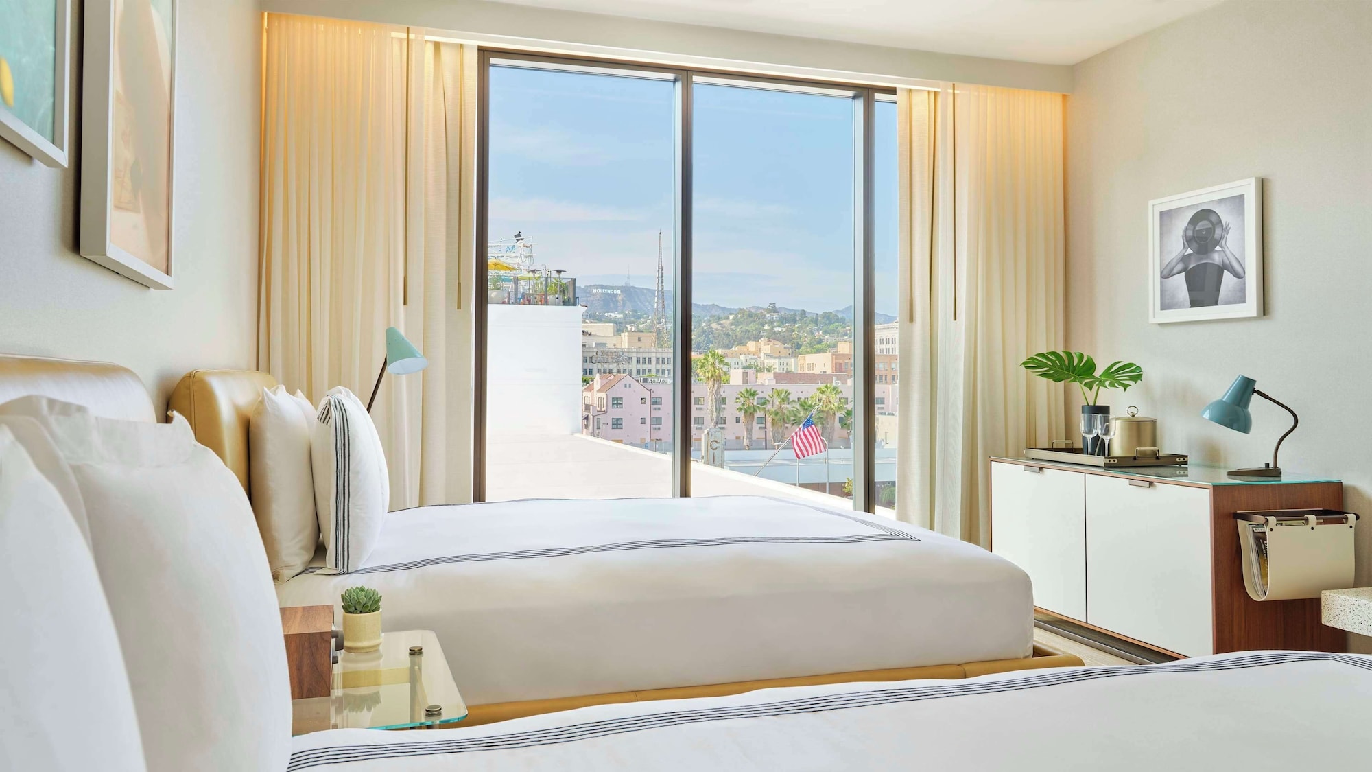 Room, 2 Queen Beds, Atrium View