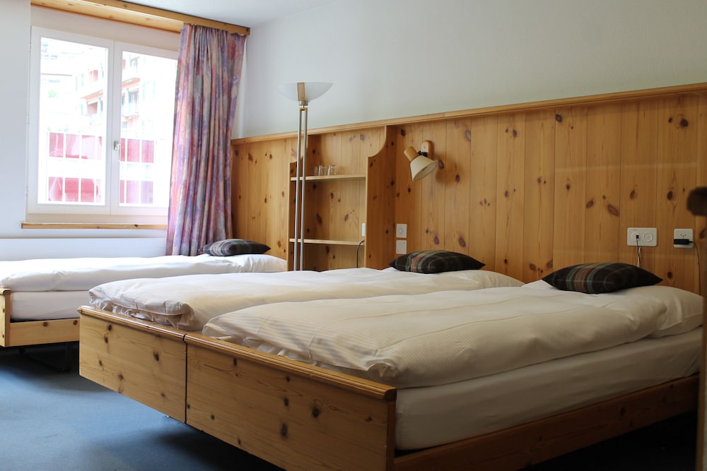 Spengler Hostel 10/29