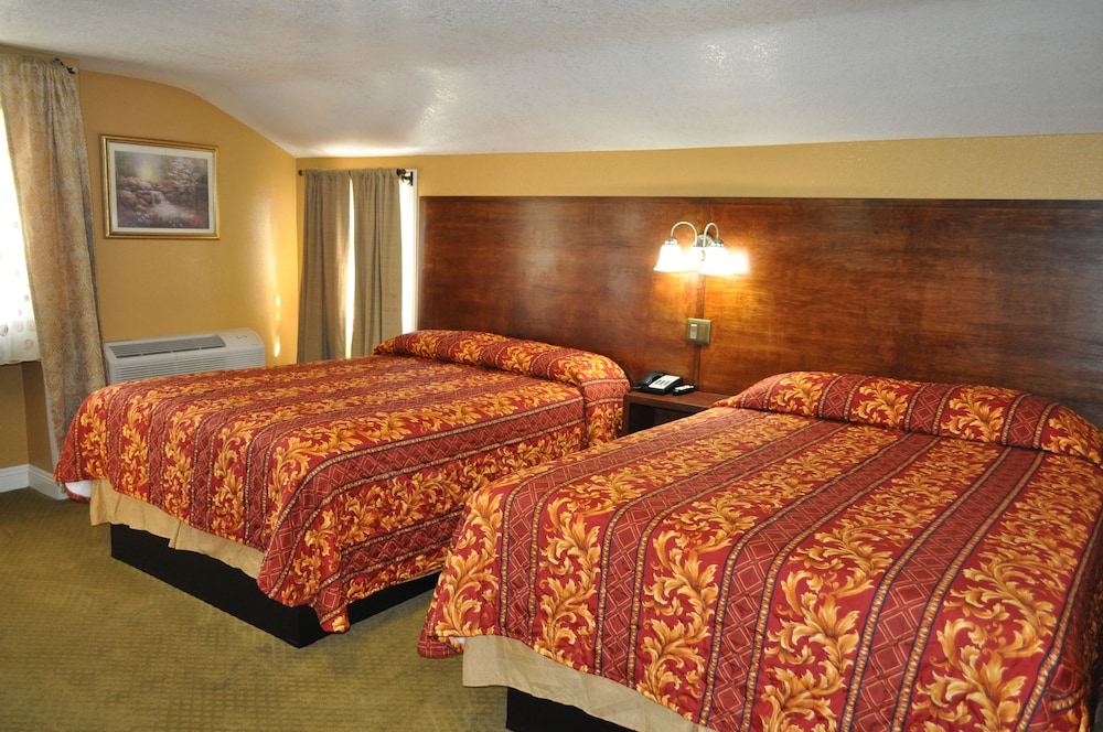 Santa Cruz Inn Riverside 8/23