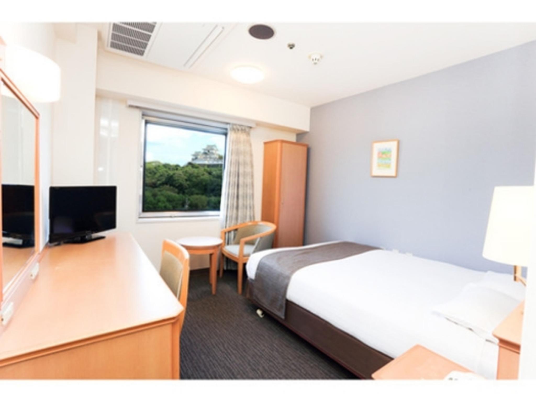 Semi Room