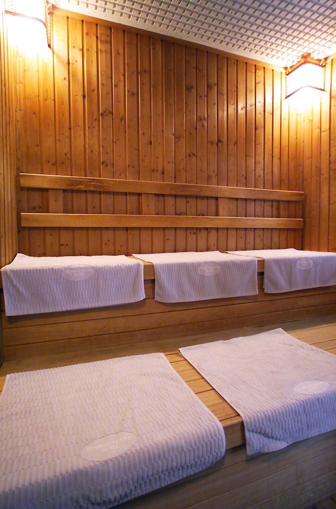 swimming pool spa