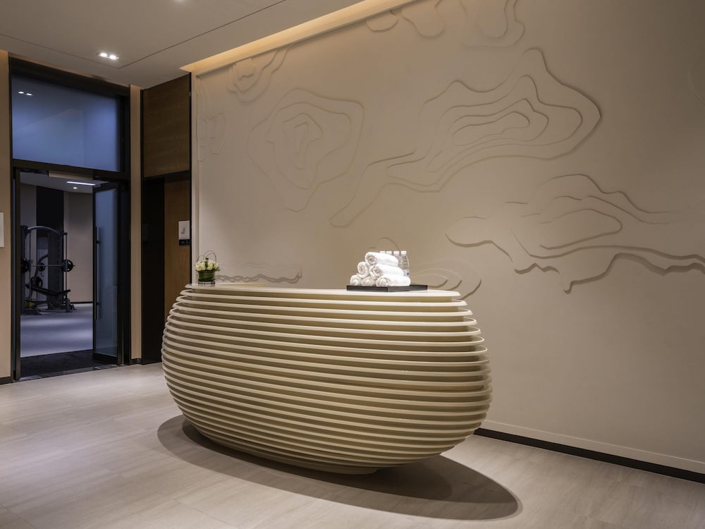 Novotel Zhengzhou Airport 8/68