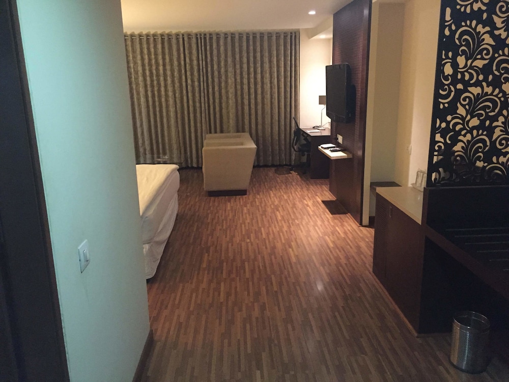 PLATINUM INN HOTEL 23/46