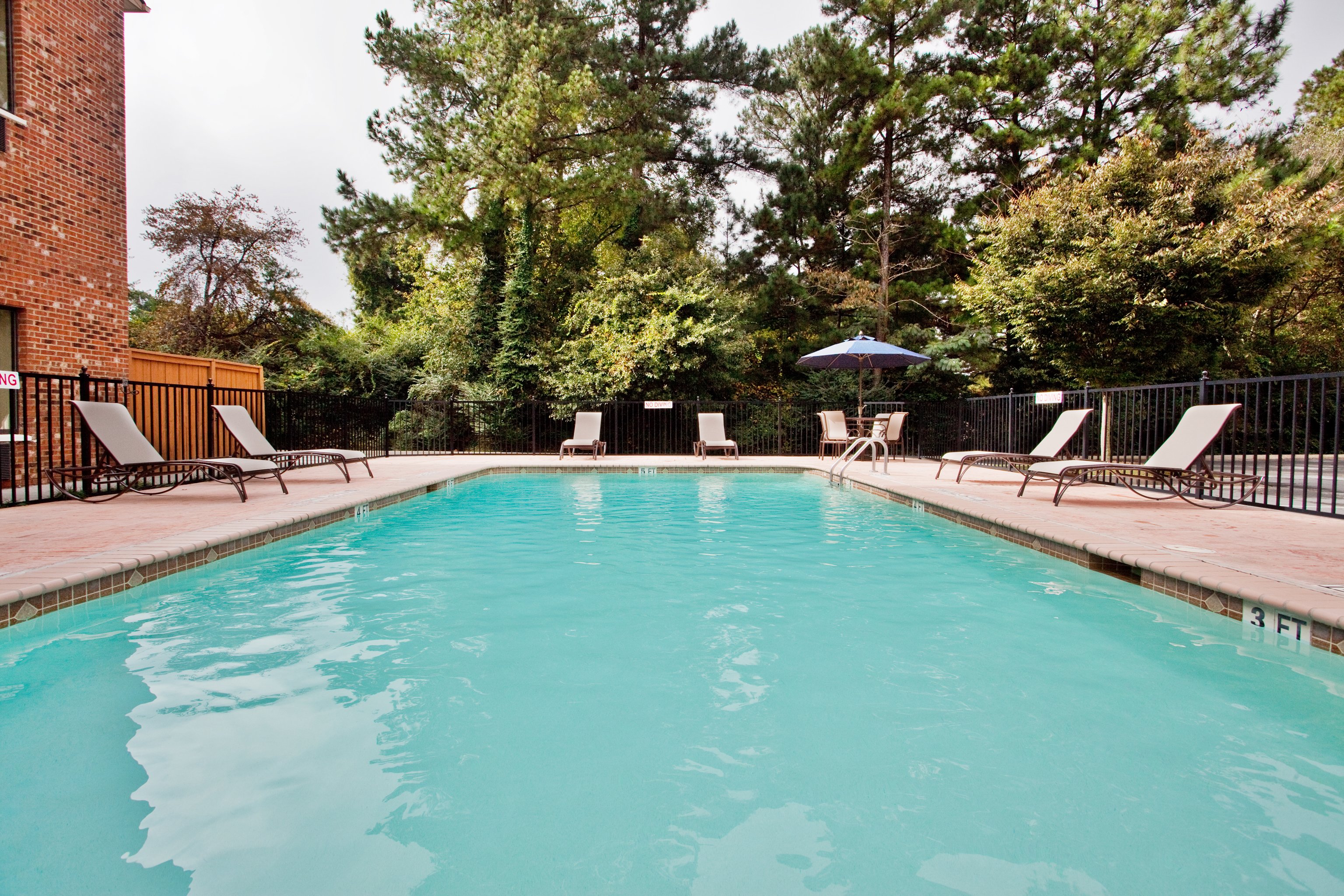 Holiday Inn Express Suites Buford Ne Lake Lanier Area 72/75