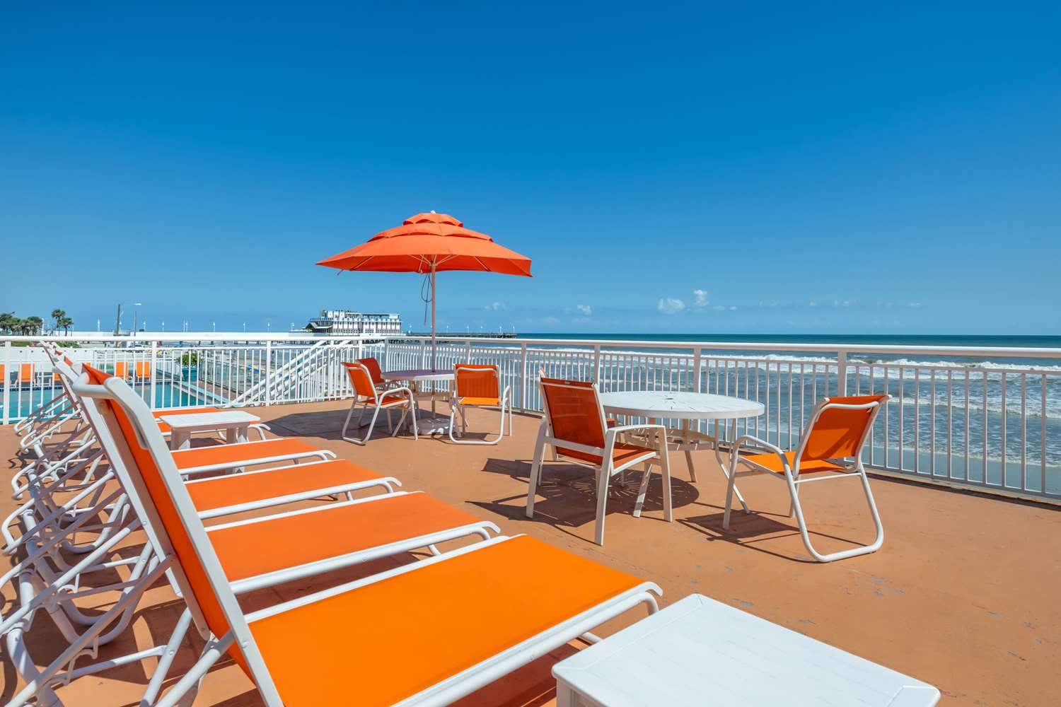 Comfort Inn and Suites Daytona Beach Oceanfront 40/42