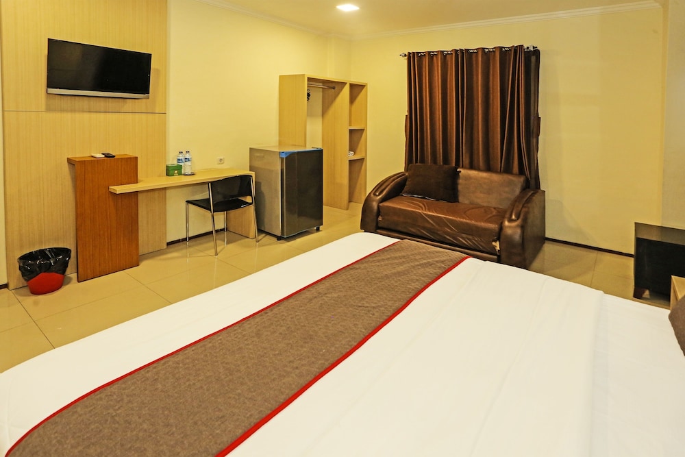 Super OYO Townhouse OAK Hotel Fiducia Serpong 22/44