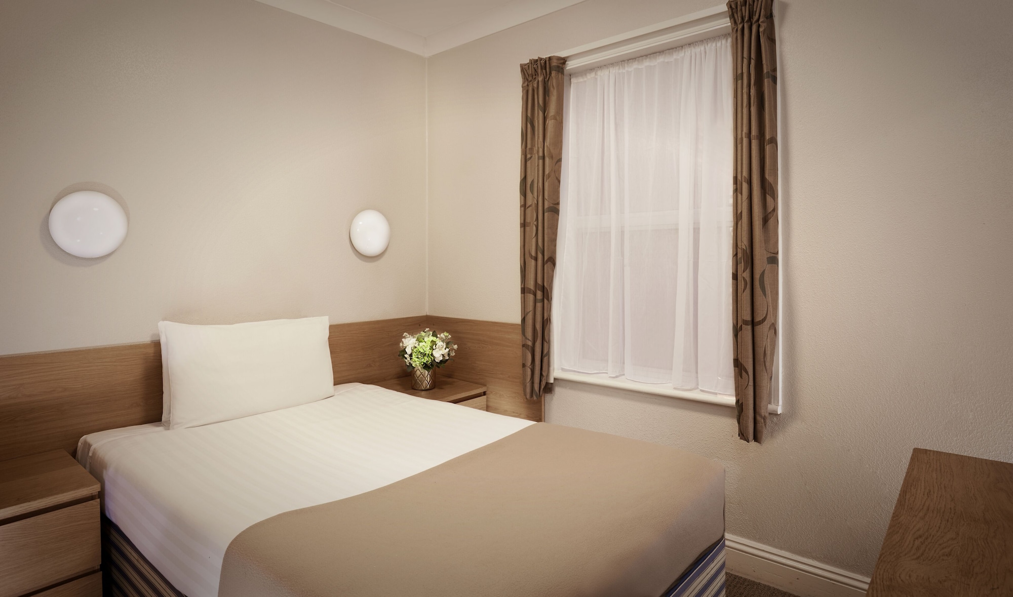 SUPERIOR, DOUBLE BED