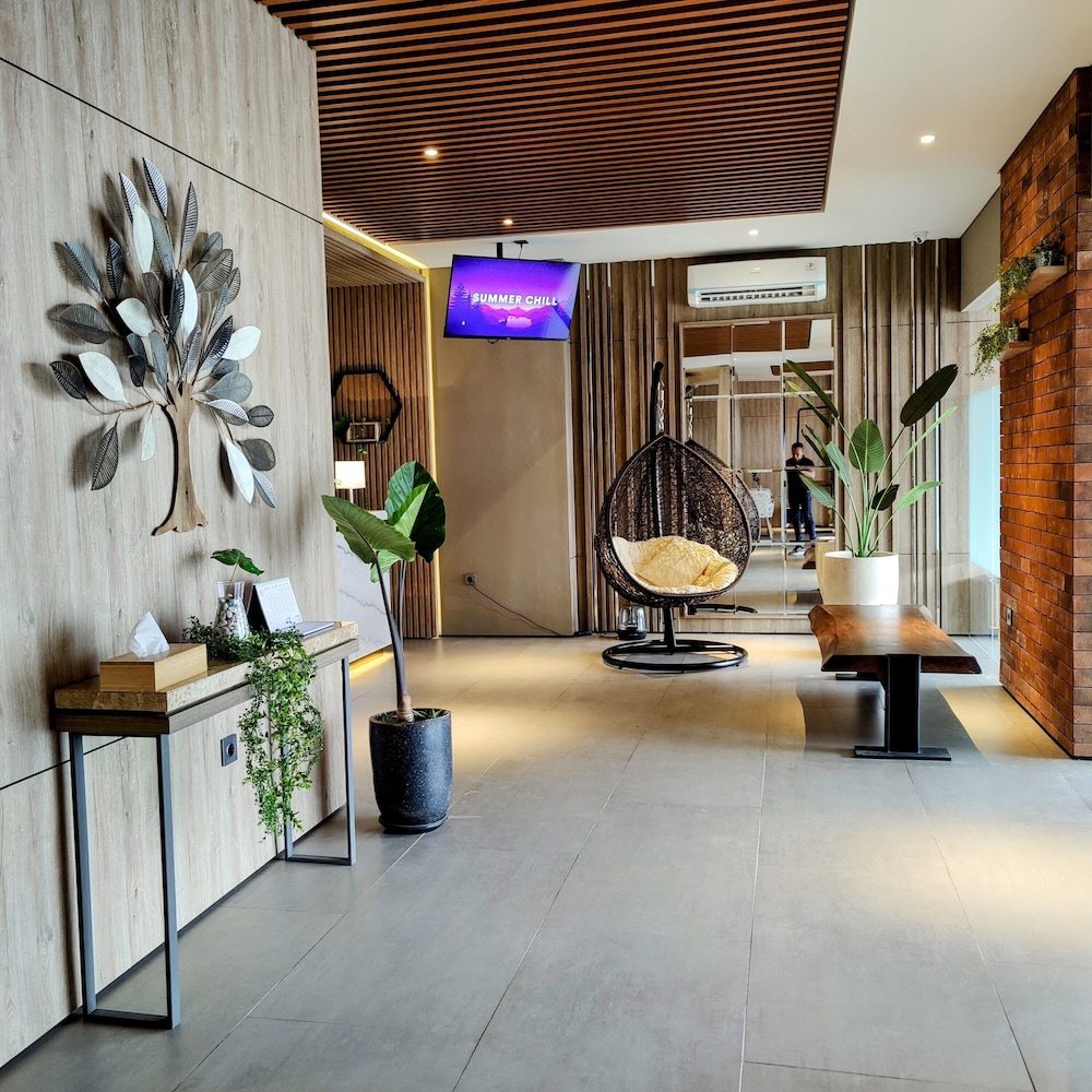 The Mango Suites by FLAT06 3/26