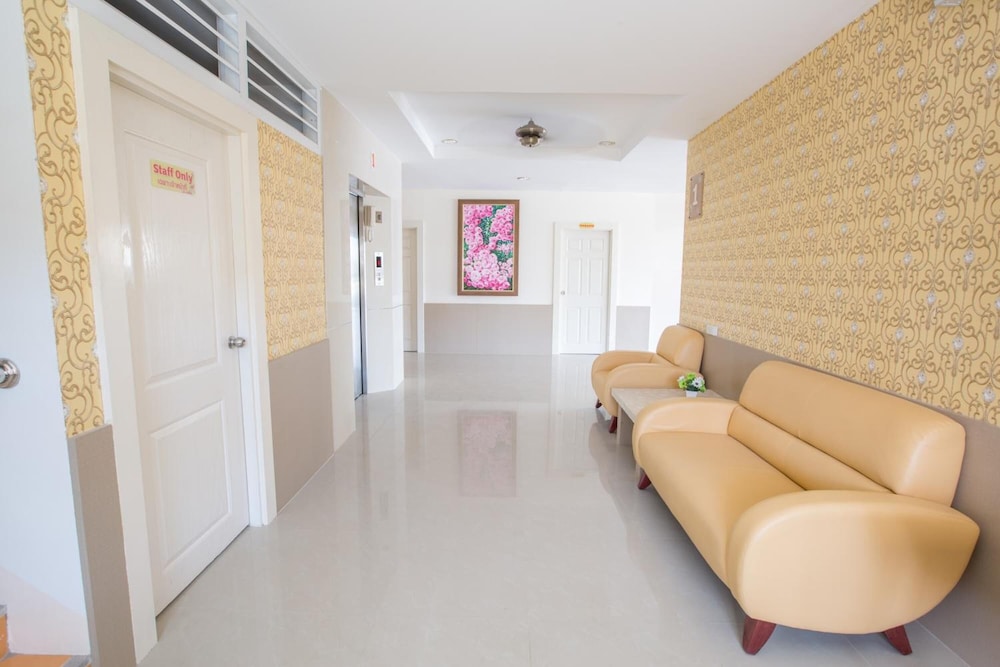 P.A. Thani Hotel 20/26