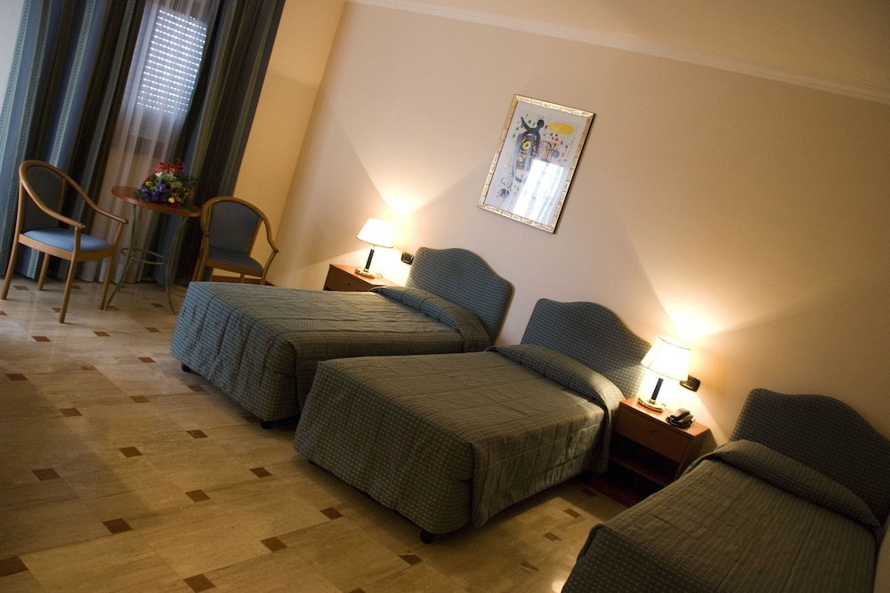 Hotel Palace 2000 11/60