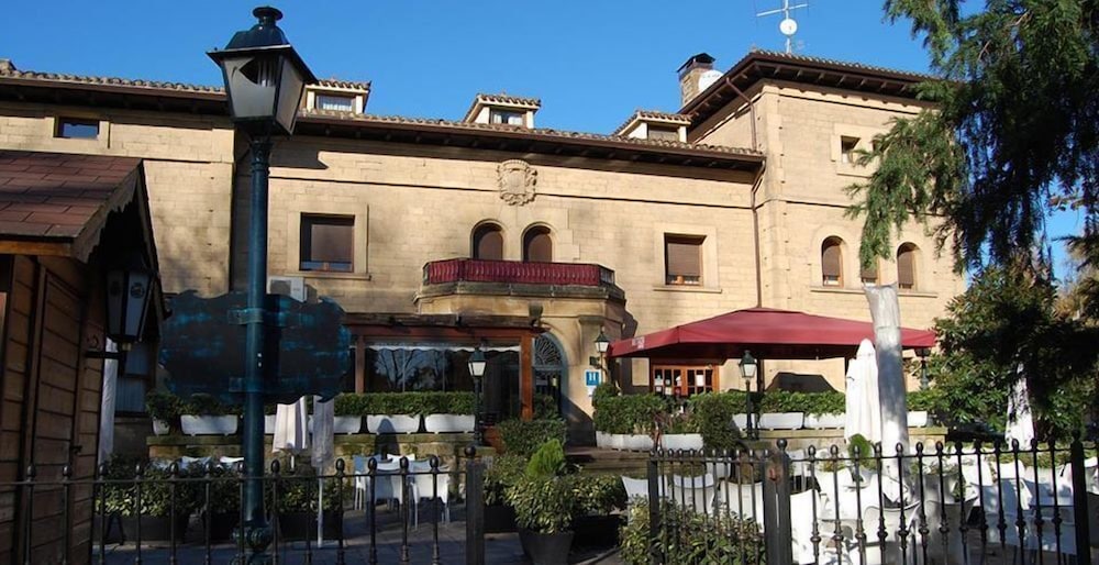 Hotel Artaza 4/43