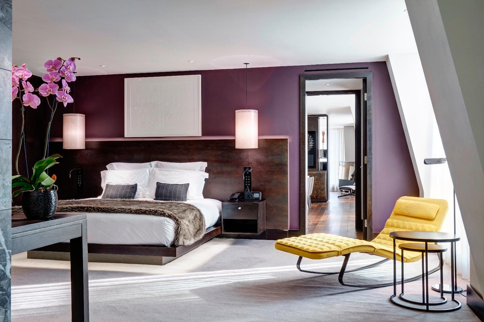 1 BEDROOM, SUITE