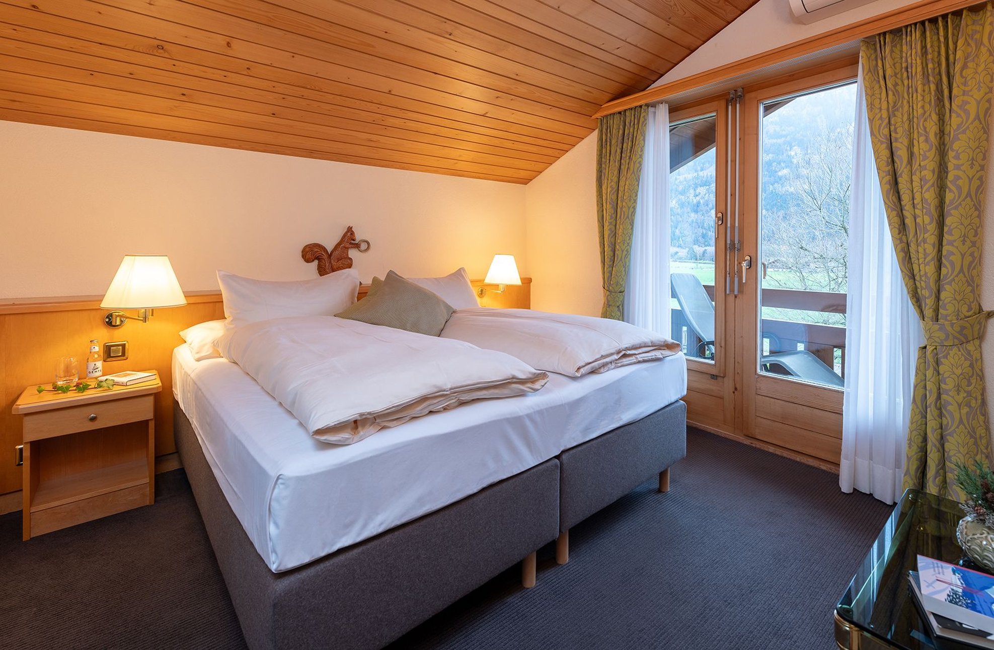 ALPINE, COMFORT, SUITE