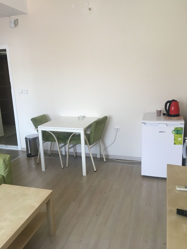 A Studio Apartment 52/62