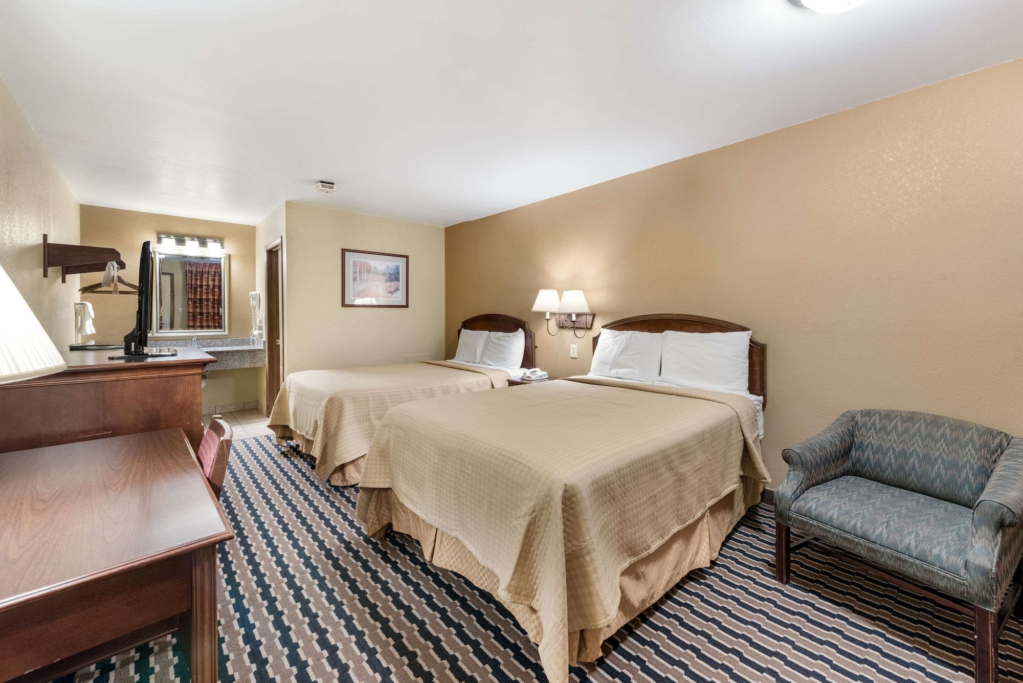 STANDARD, 2 DOUBLE BEDS