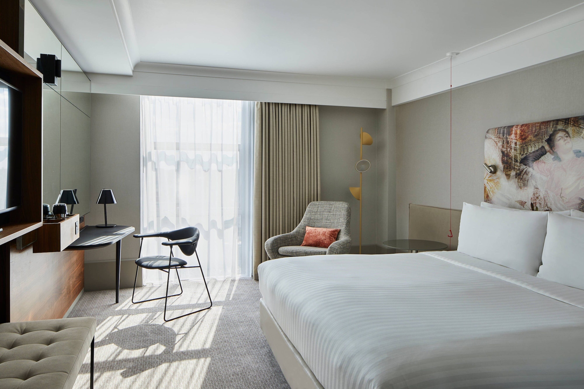 DELUXE, QUEEN BED