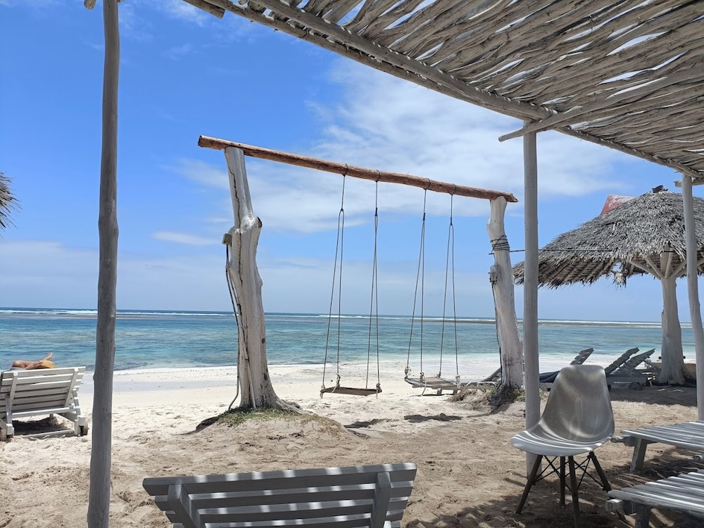 Bahari Dhow Beach Villas 51/61