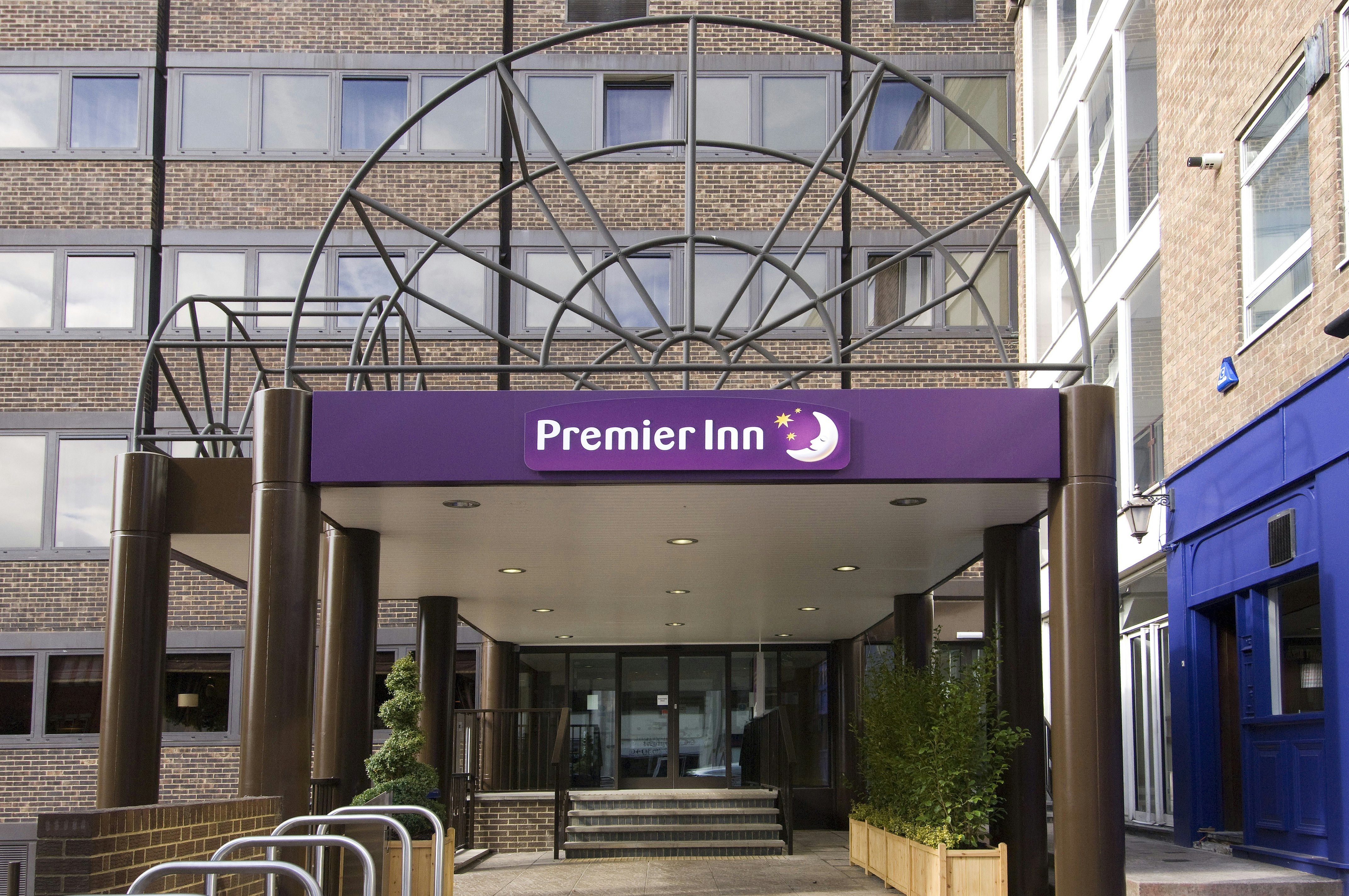 Premier Inn Brentwood in BRENTWOOD