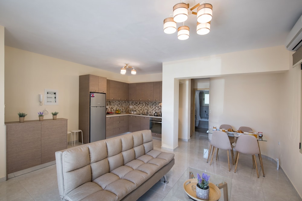 Bounatsa Studios & Apartments 36/43