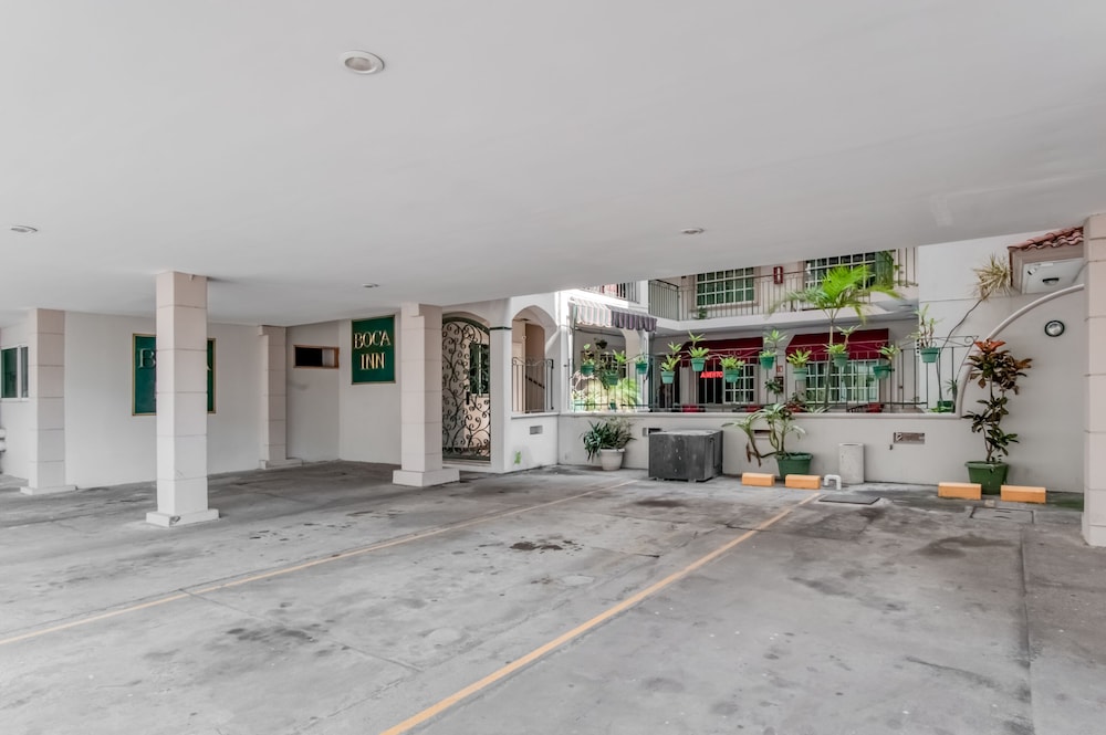 Boca Inn Hotel &amp; Suites 53/66