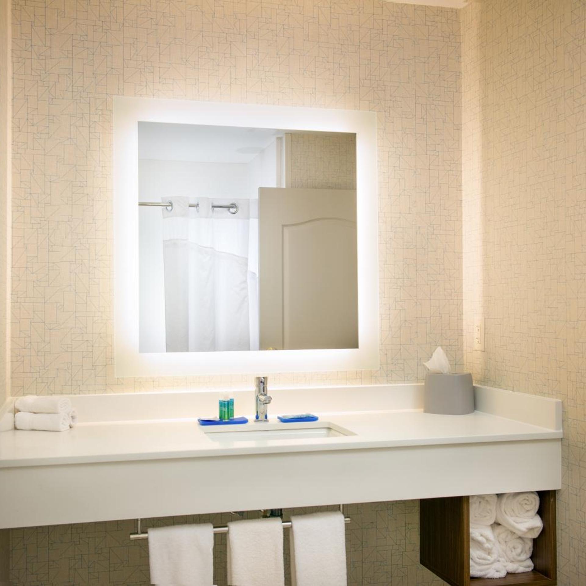 جناح بغرفتي نوم، Holiday Inn Express Hotel & Suites Wausau 3/5