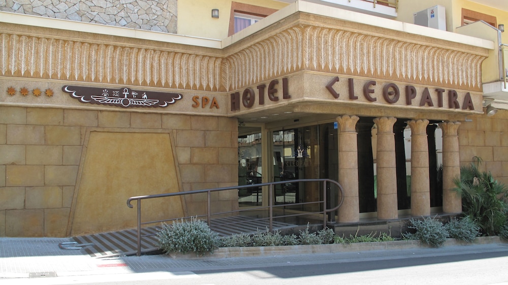 Cleopatra Hotel 3/63