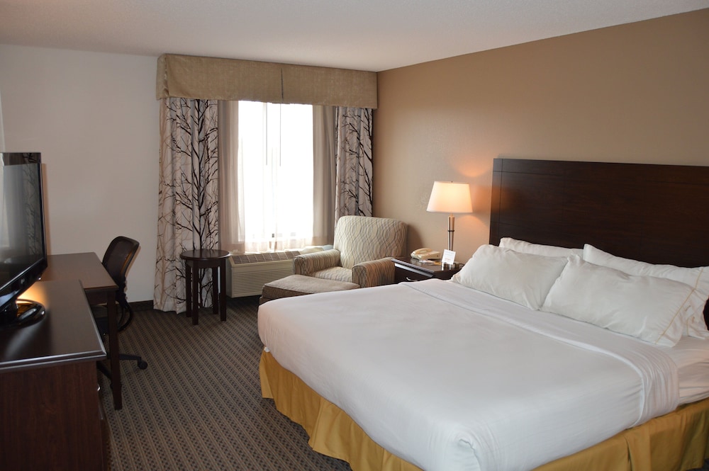 Holiday Inn Express Hotel Suites Winner 23/74