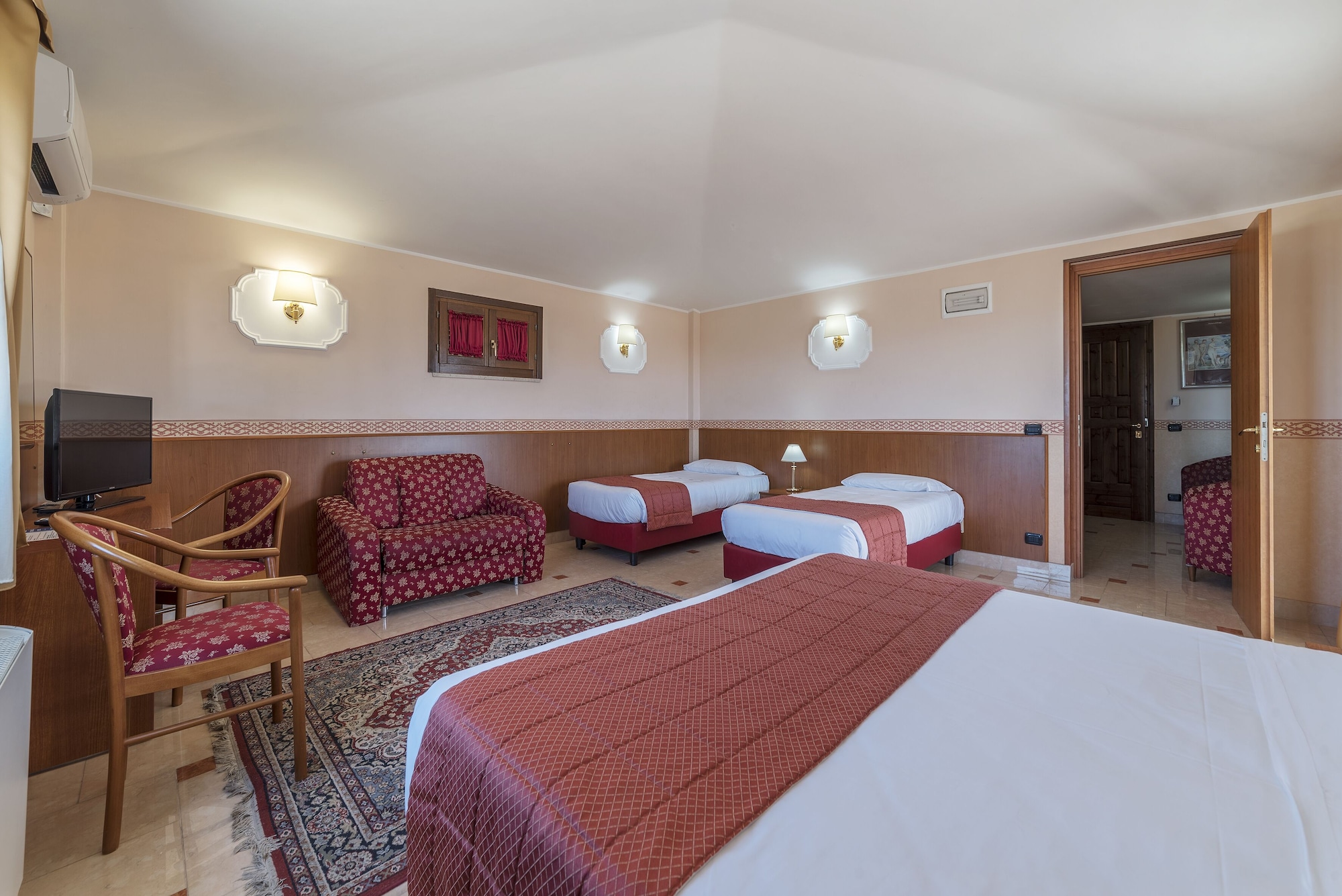 جناح جونيور بشرفة، Hotel Riviera Fiumicino 4/7
