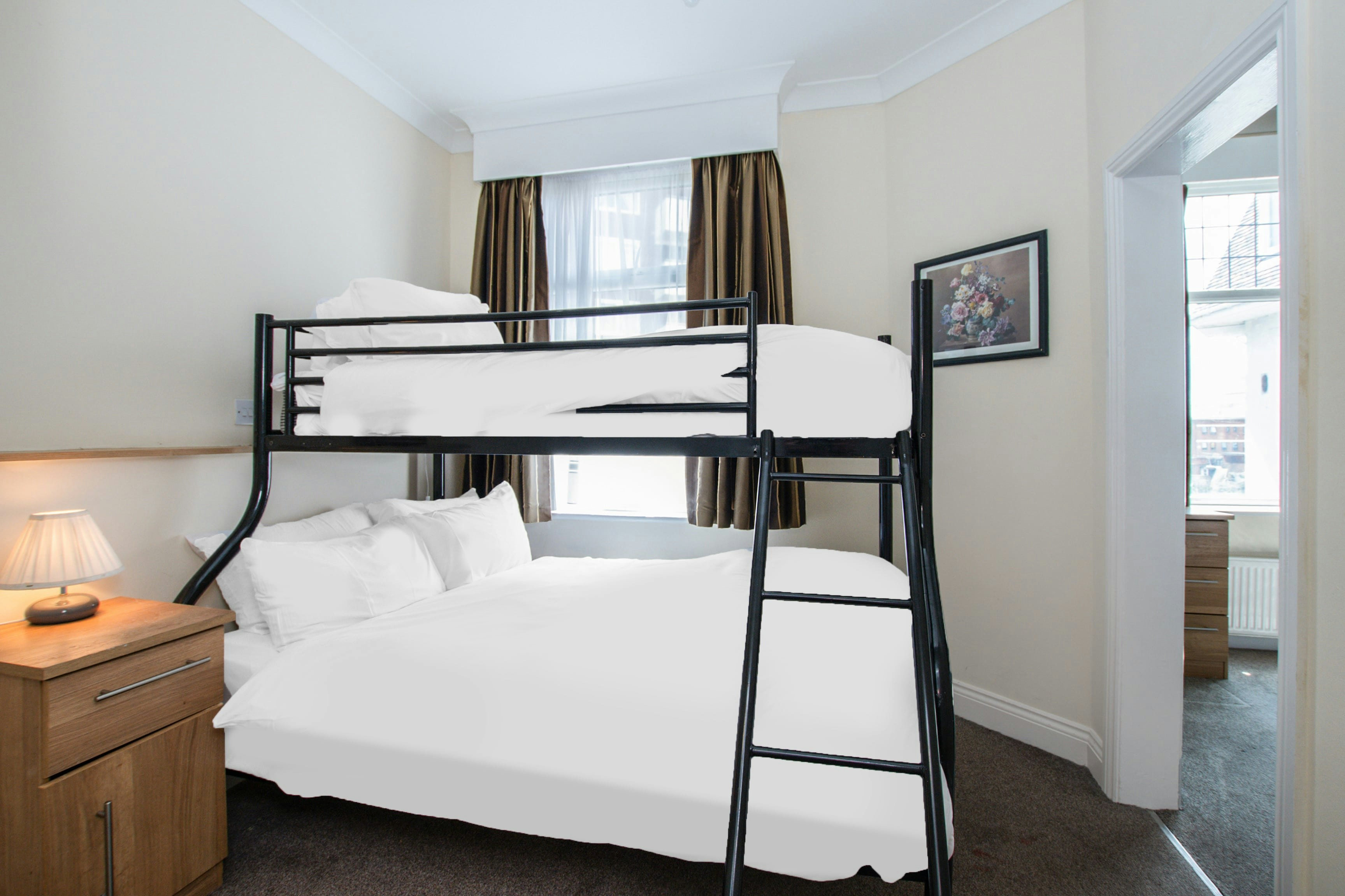 Russel Court Hotel Bournemouth Central 26/45