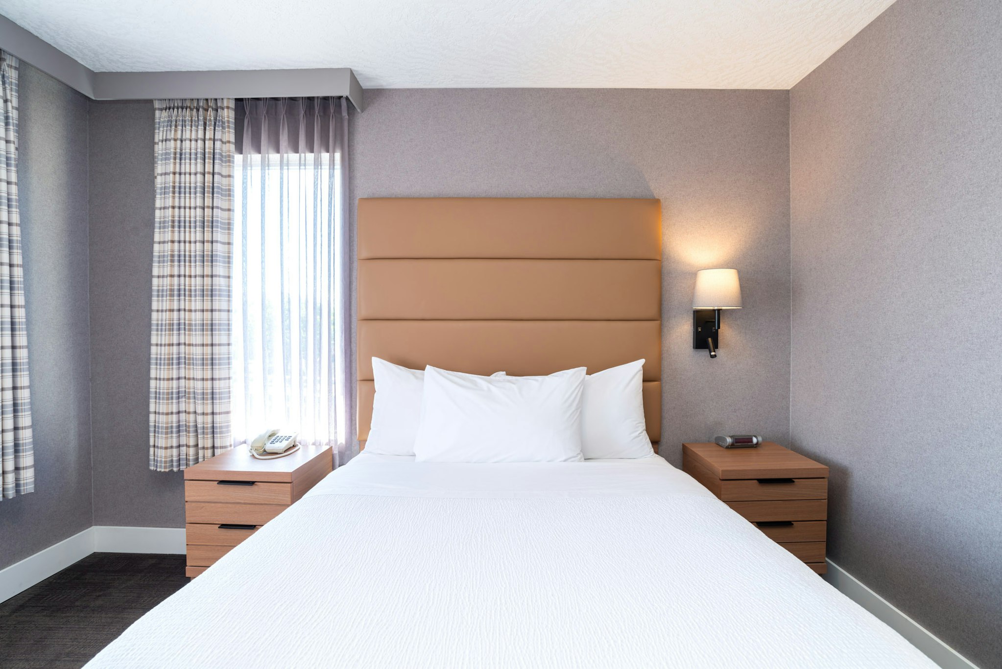 Suite, Queen Bed, Sofa, Kitchenette