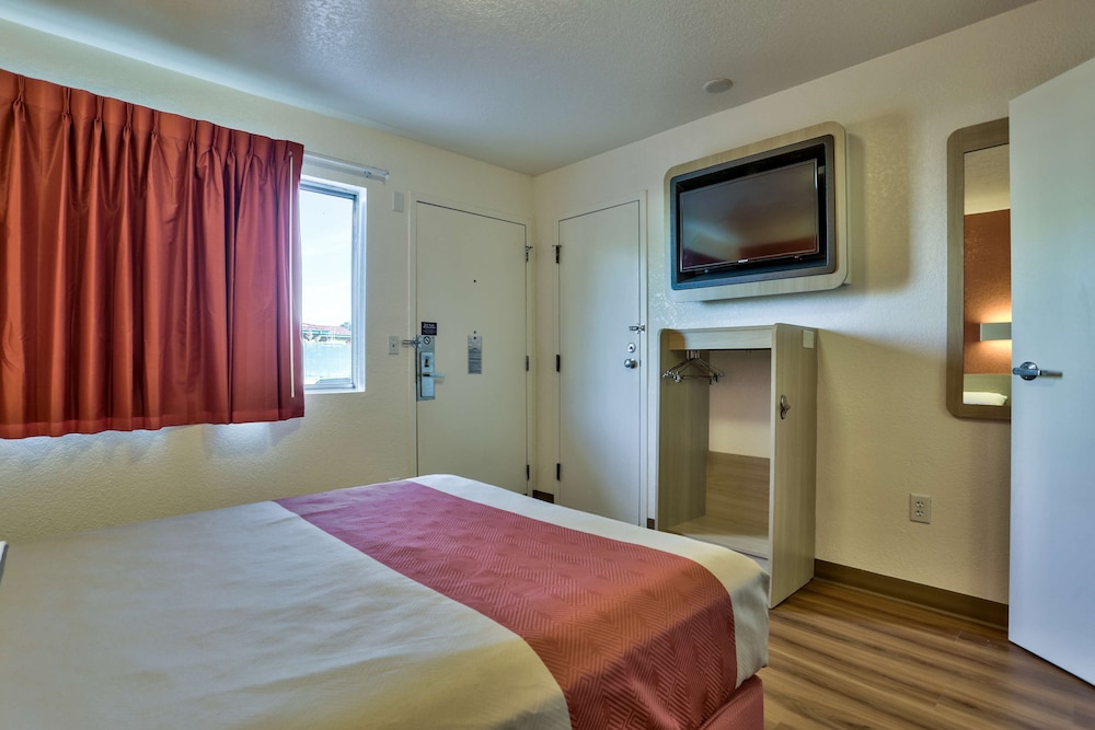 STANDARD, DOUBLE BED, SMOKING