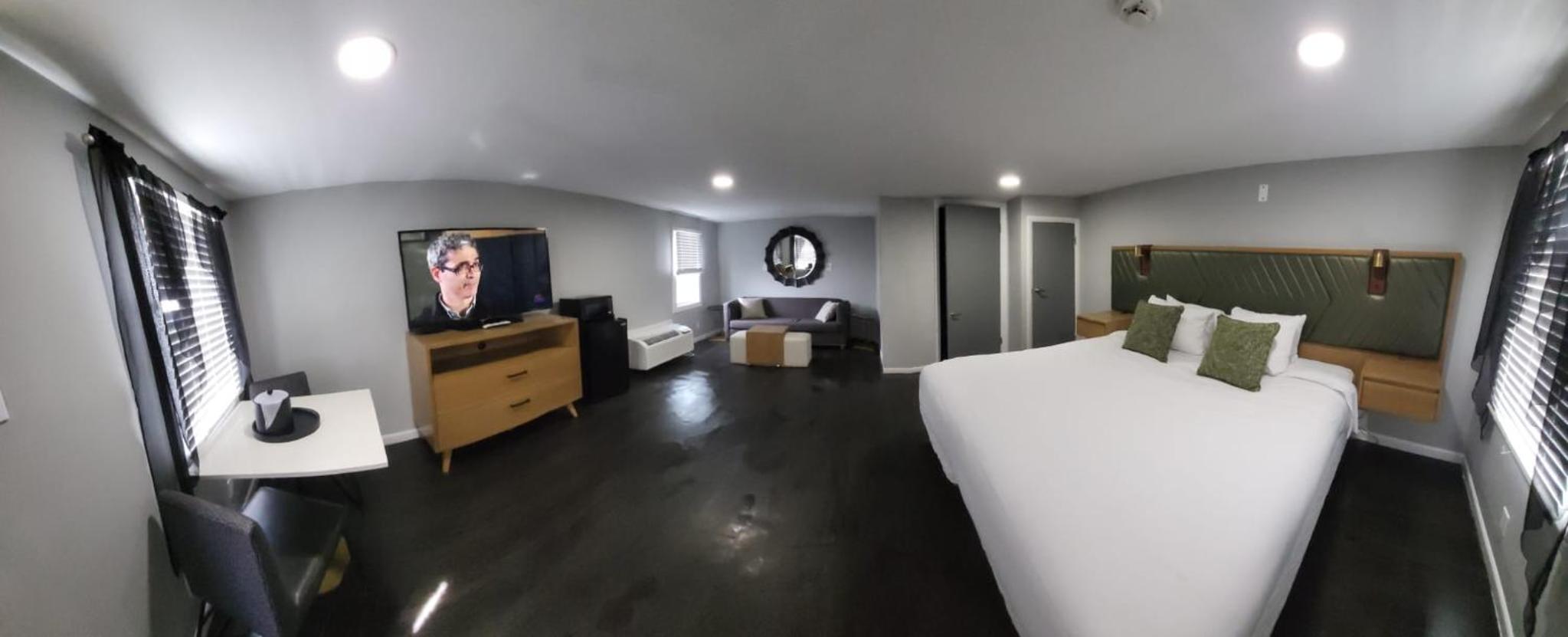 Penn Lodge Hotel & Suites 17/50