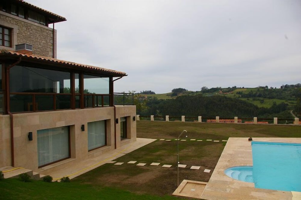Villadesella Hotel 32/36
