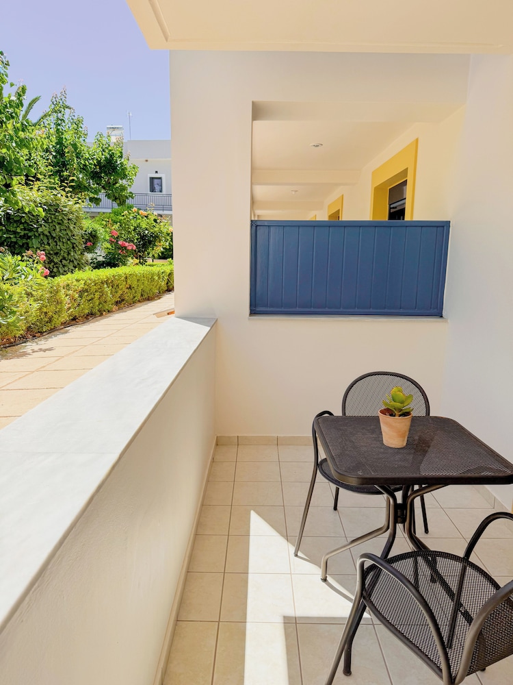 Emporios Bay Hotel 16/64