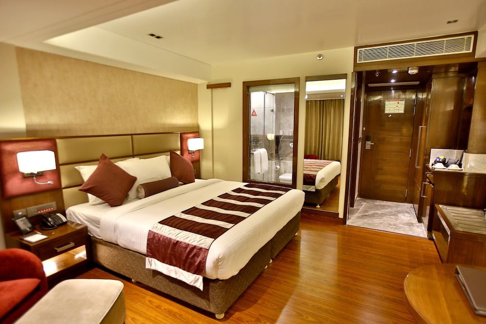 Regenta Central The Crystal 18/50