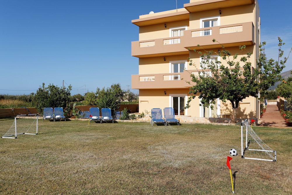 Danelis Studios & Apartments 50/55