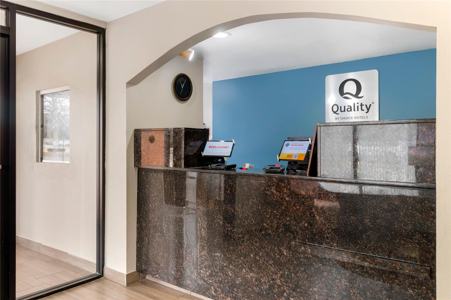 Quality Inn & Suites Decatur - Priceville I-65 4/8