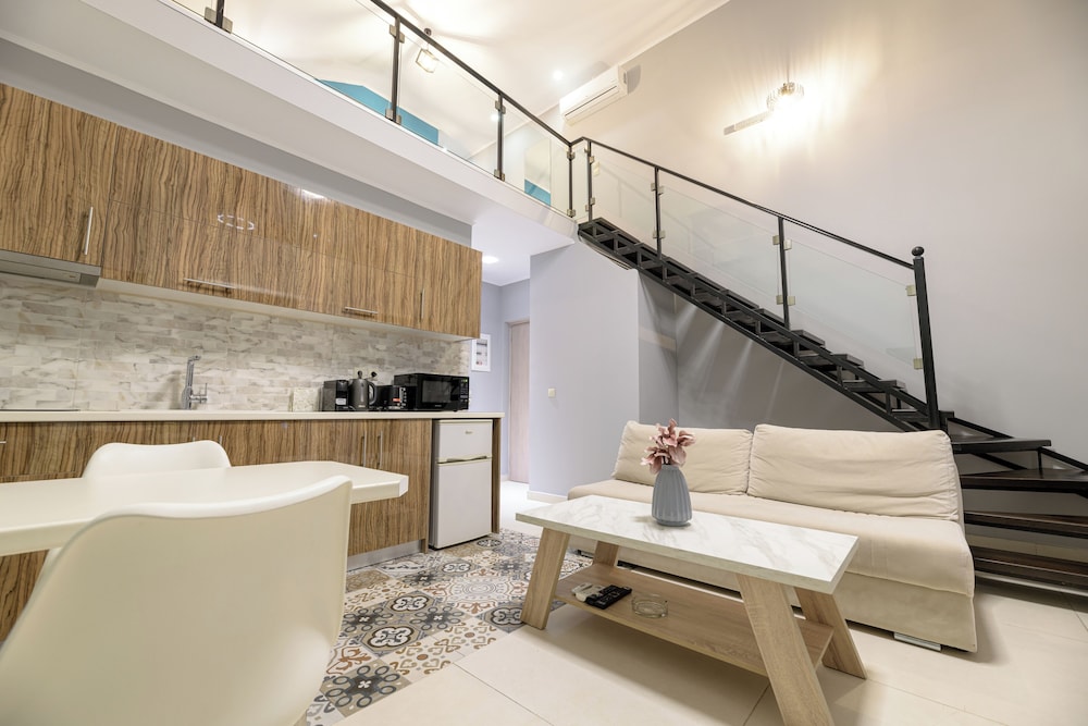 Pearl Luxury Living 37/38