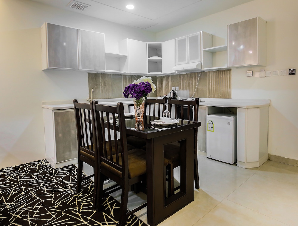 رست نايت للشقق الفندقية - الحمرا(Rest Night Serviced Apartments - AlHamra) 40/50